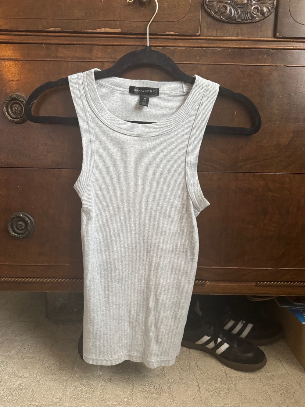 Banana Republic Light Gray Ribbed Tank - Sleeveless Scoop Neck